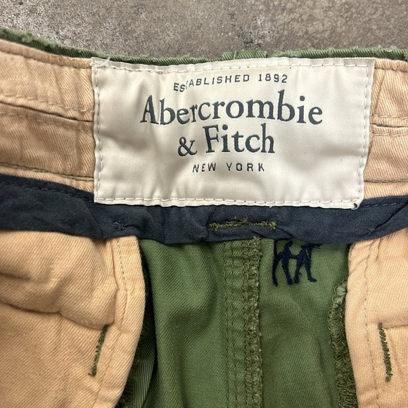 Abercrombie & Fitch vintage y2k Green Shorts with Moose Embroidery - Picture 3 of 9